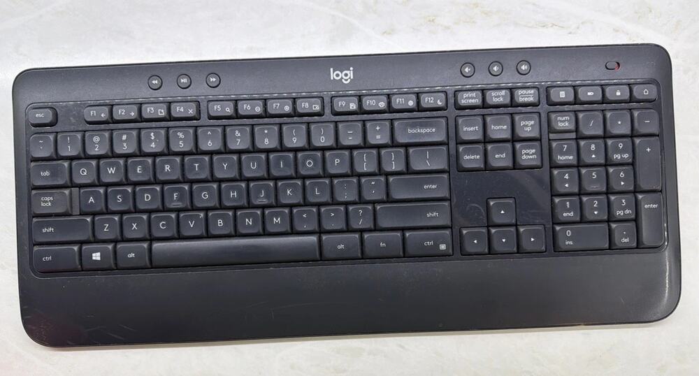 LOGITECH K540 Wireless Desktop Keyboard Powers On Unifying Receiver Not Included
